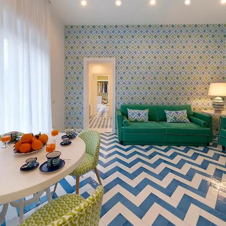 Sorrentovibes - Luxury Four Bedroom Apartmán *